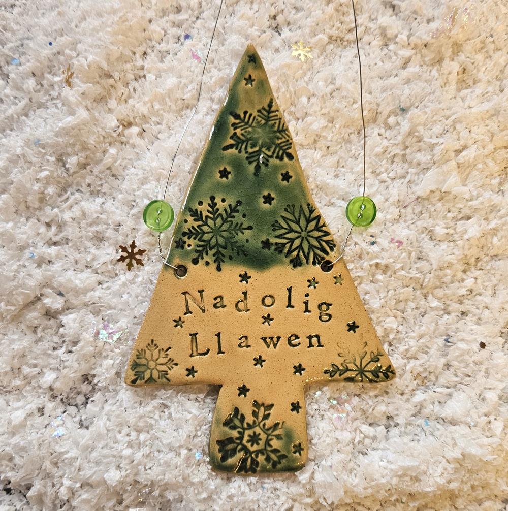 Nadolig Llawen Ceramic Tree