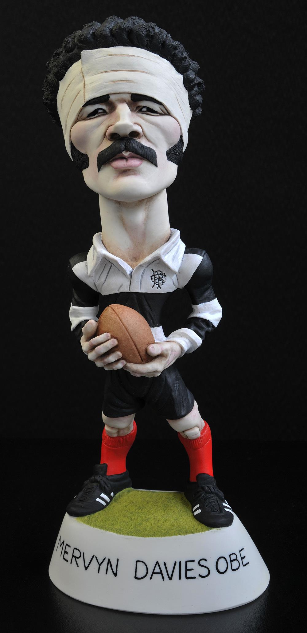 9" Barbarians Mervyn Davies OBE *3-4 week delay*