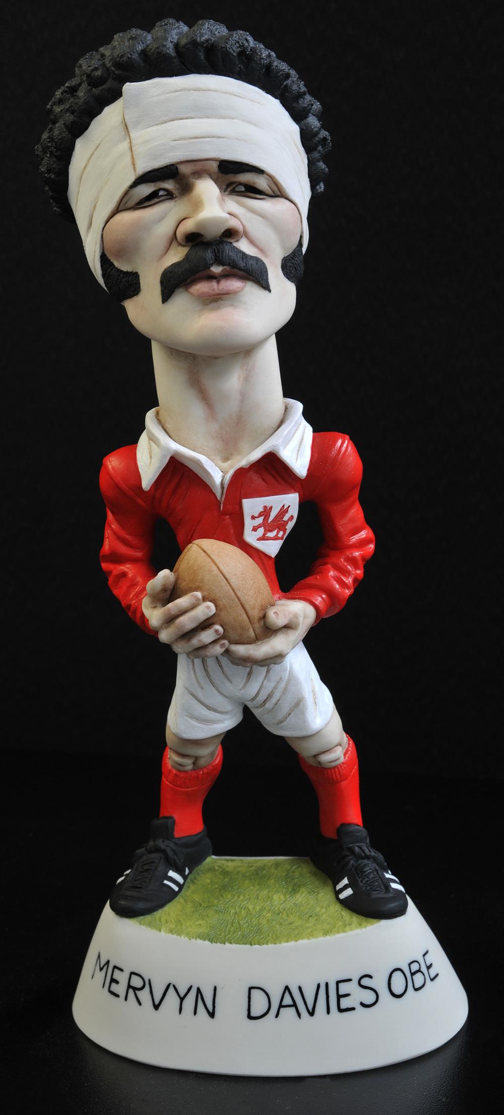 9" London Welsh Mervyn Davies OBE *3-4 week delay*